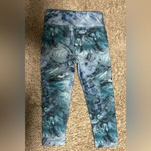 Athletic girl Tie-Dye capri Leggings